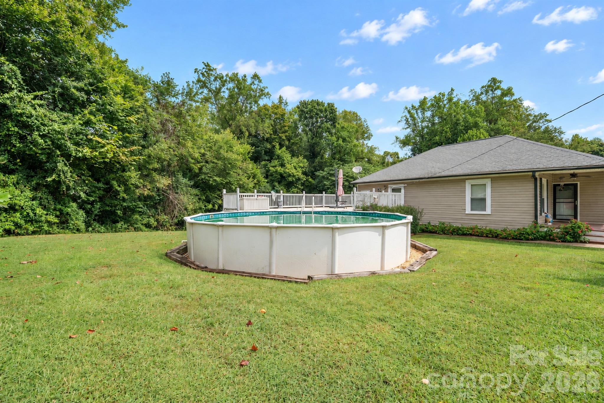 228 Hazeleen Avenue Property Photo 25