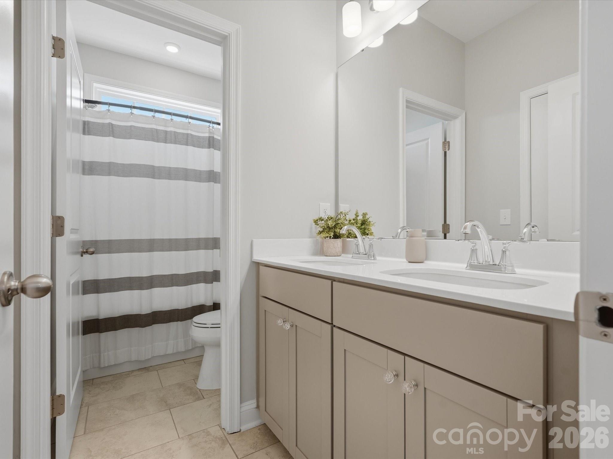 1001 Vettura Court Property Photo 31