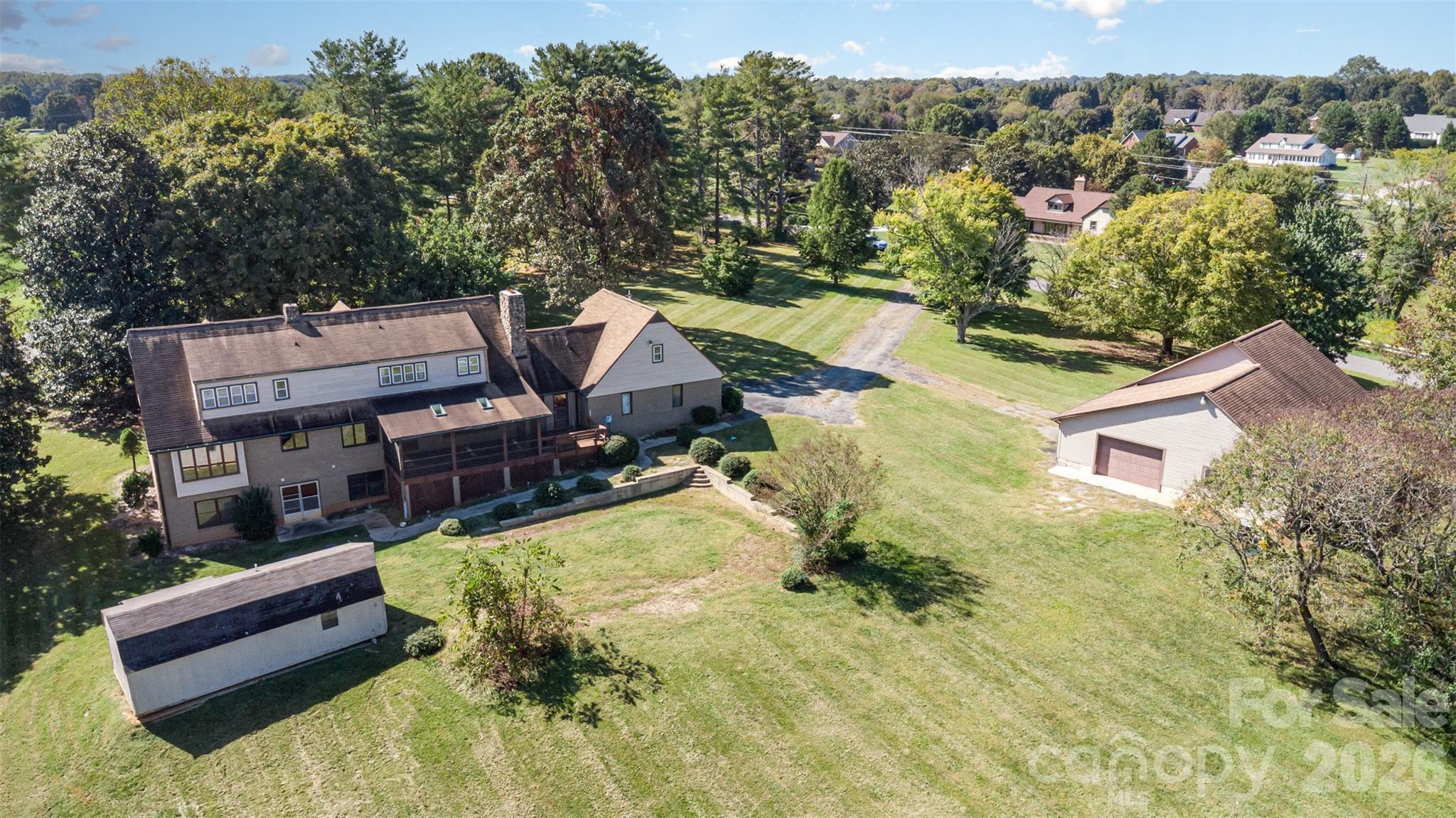 475 Baymount Drive Property Photo 3