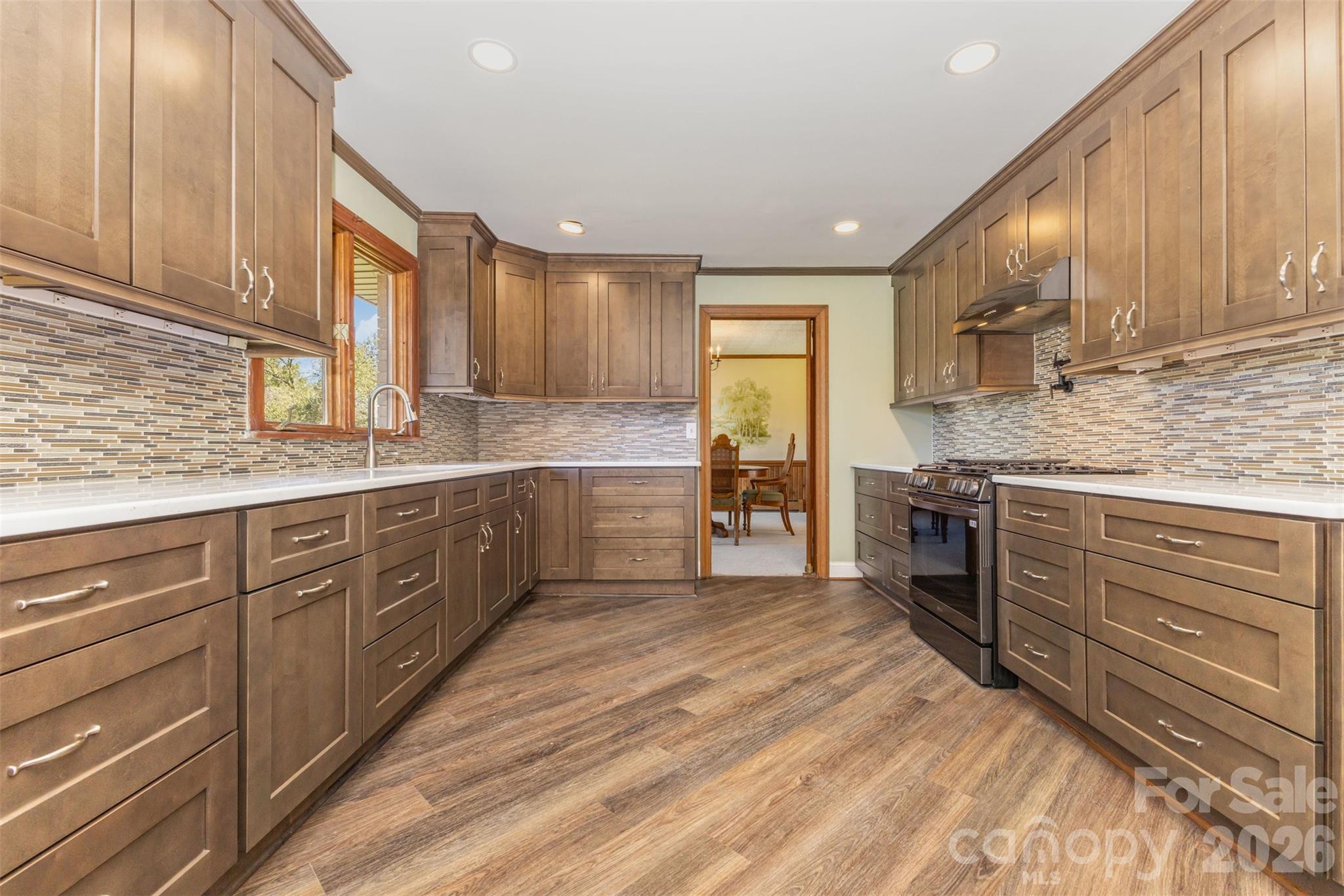 475 Baymount Drive Property Photo 15