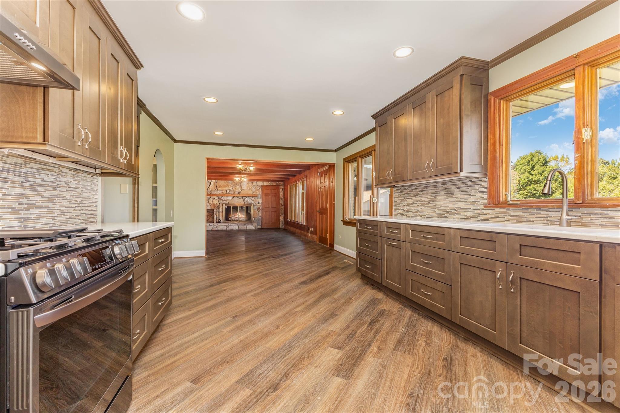 475 Baymount Drive Property Photo 16