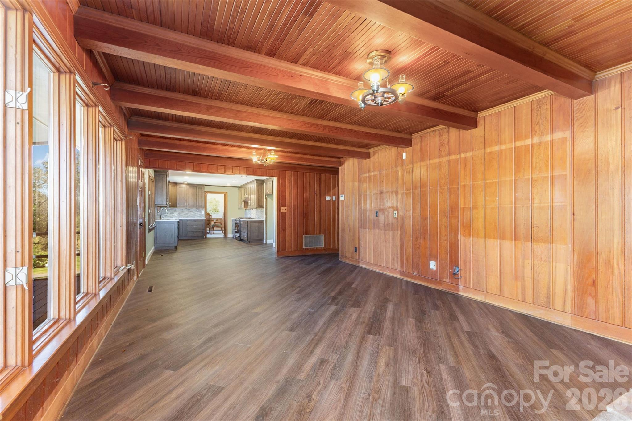 475 Baymount Drive Property Photo 22