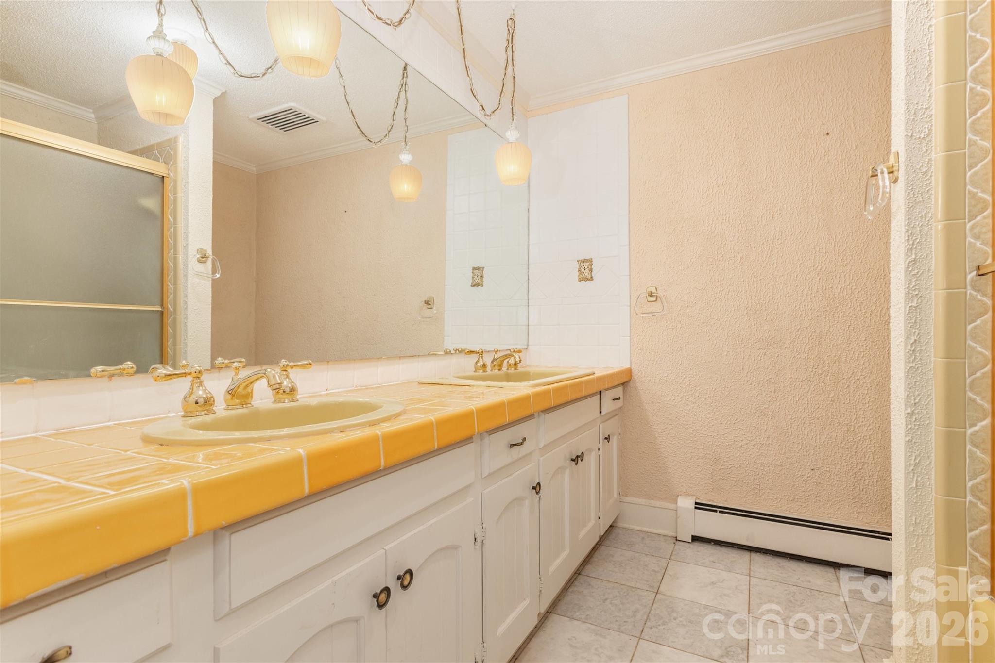 475 Baymount Drive Property Photo 28