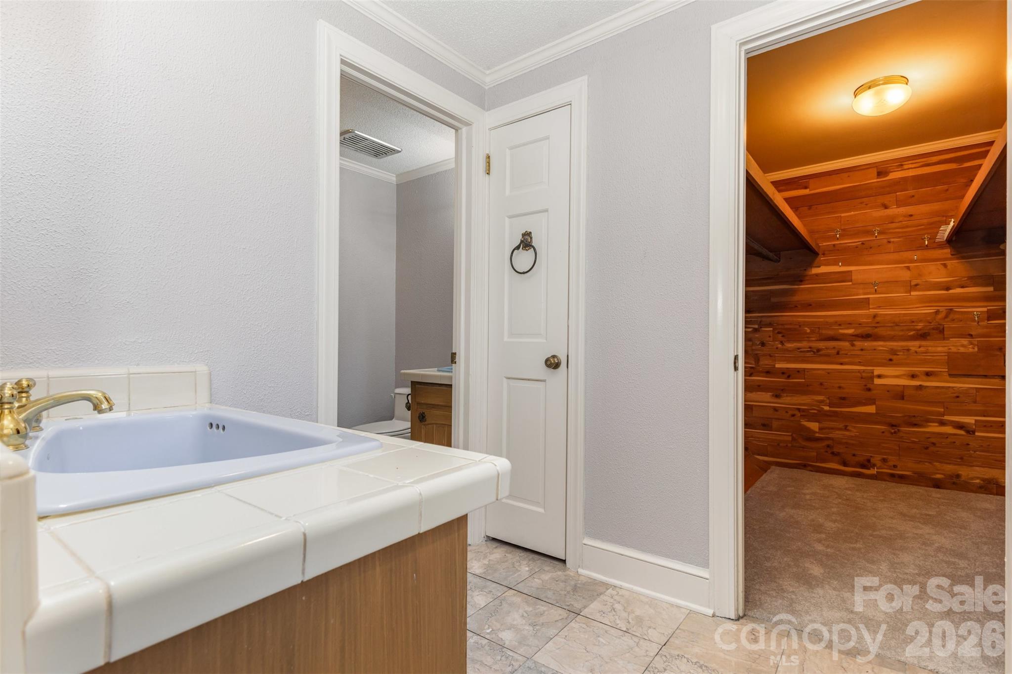475 Baymount Drive Property Photo 30