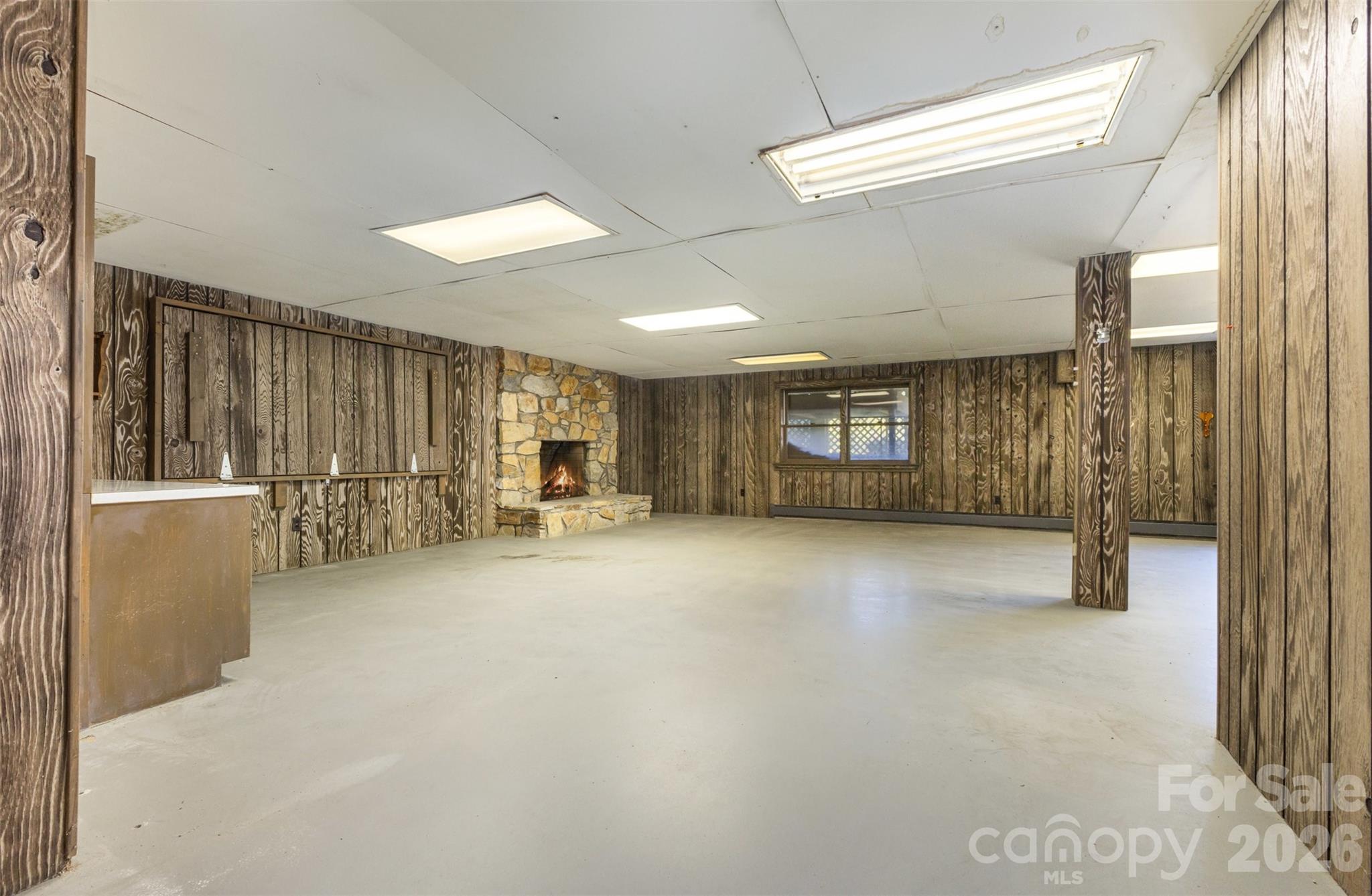 475 Baymount Drive Property Photo 36