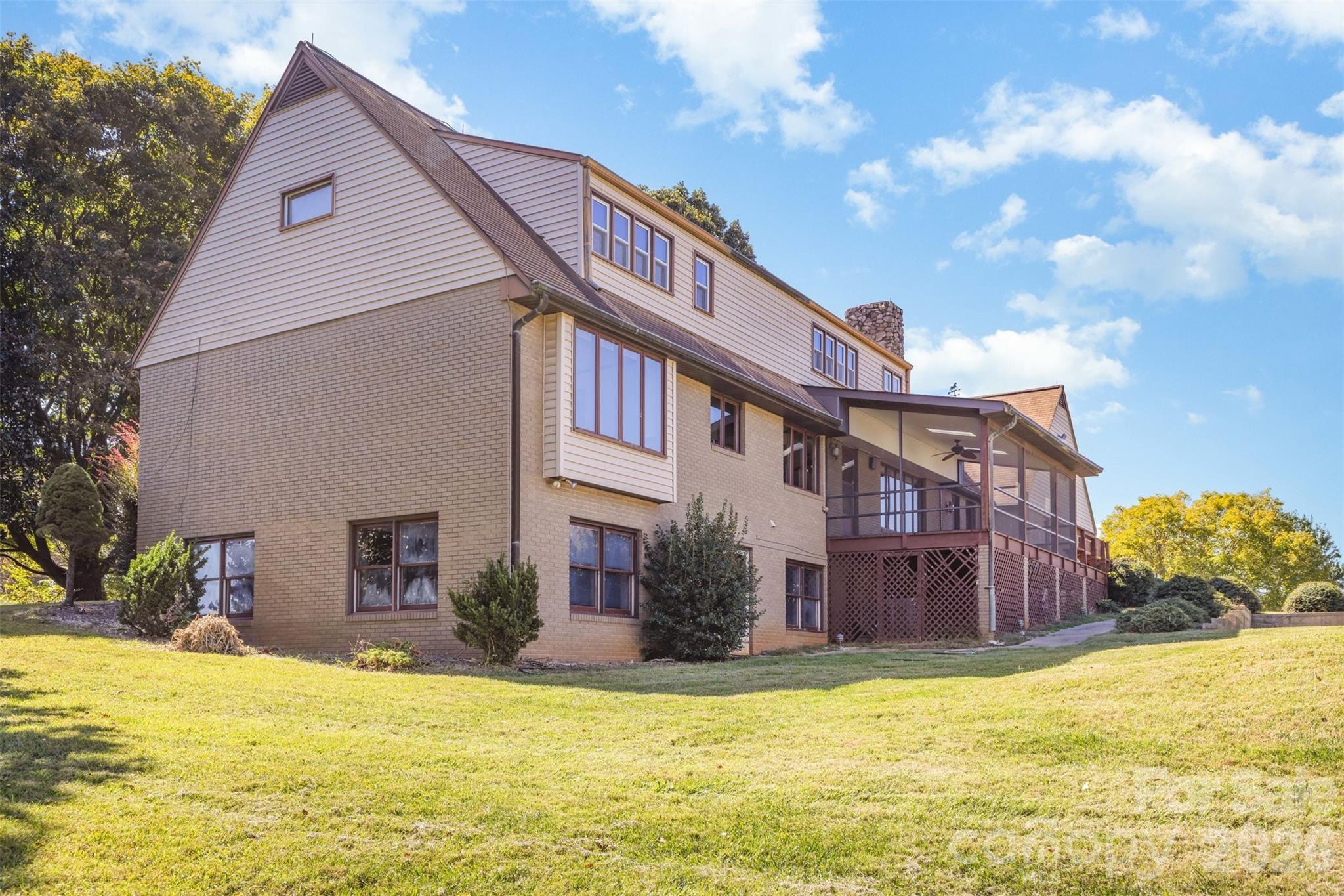 475 Baymount Drive Property Photo 40
