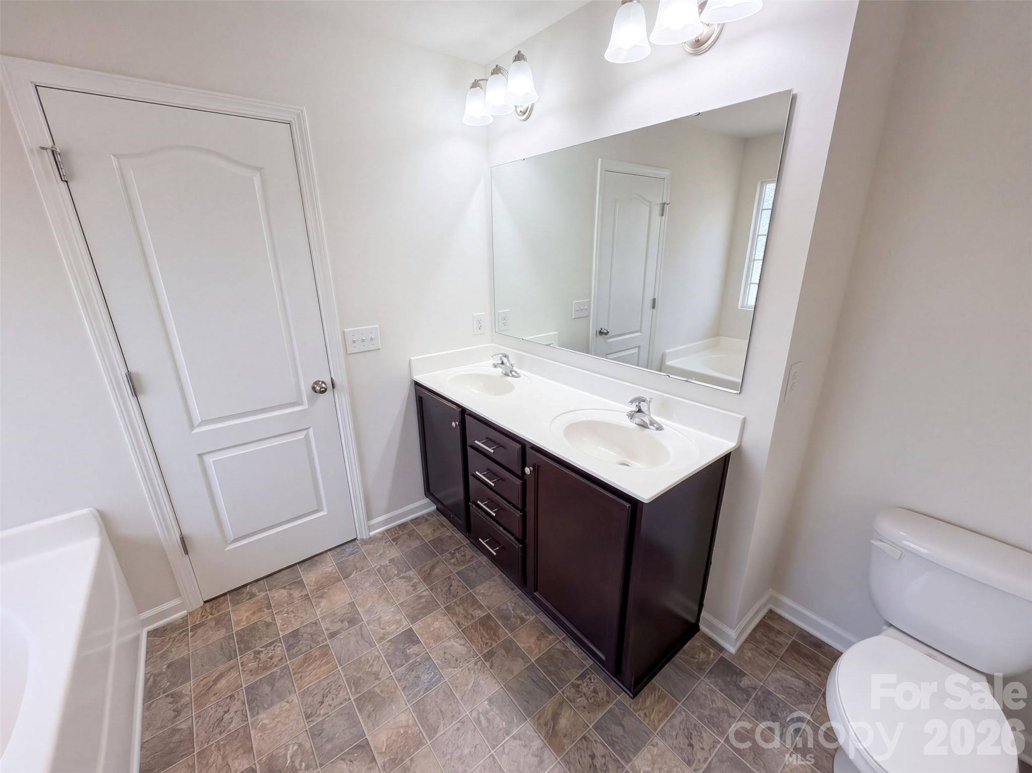 5043 Haven Lodge Road Property Photo 9