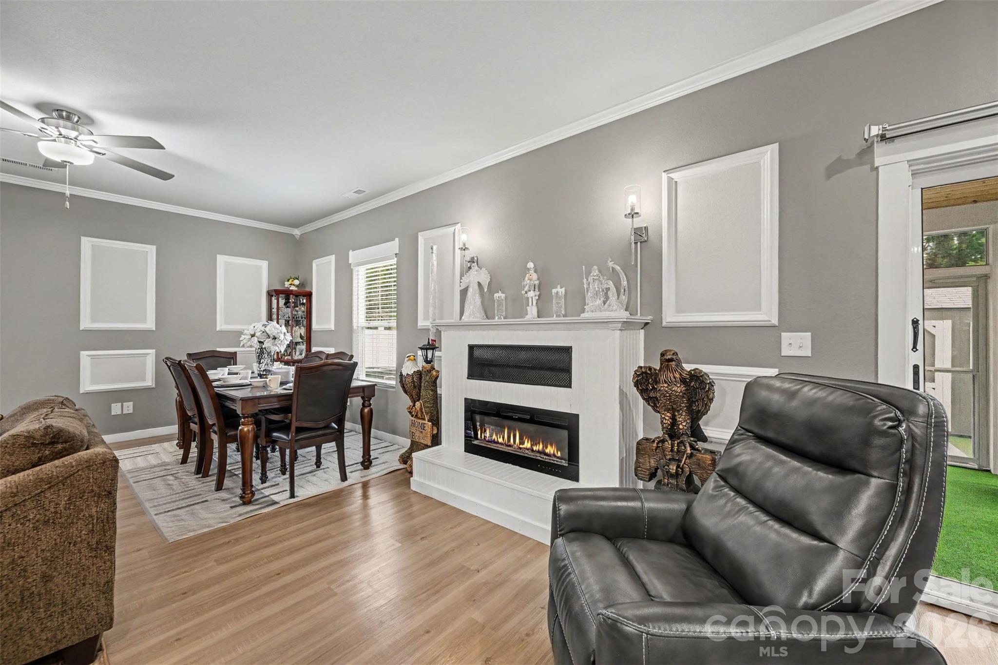 1582 Doran Terrace Property Photo 8