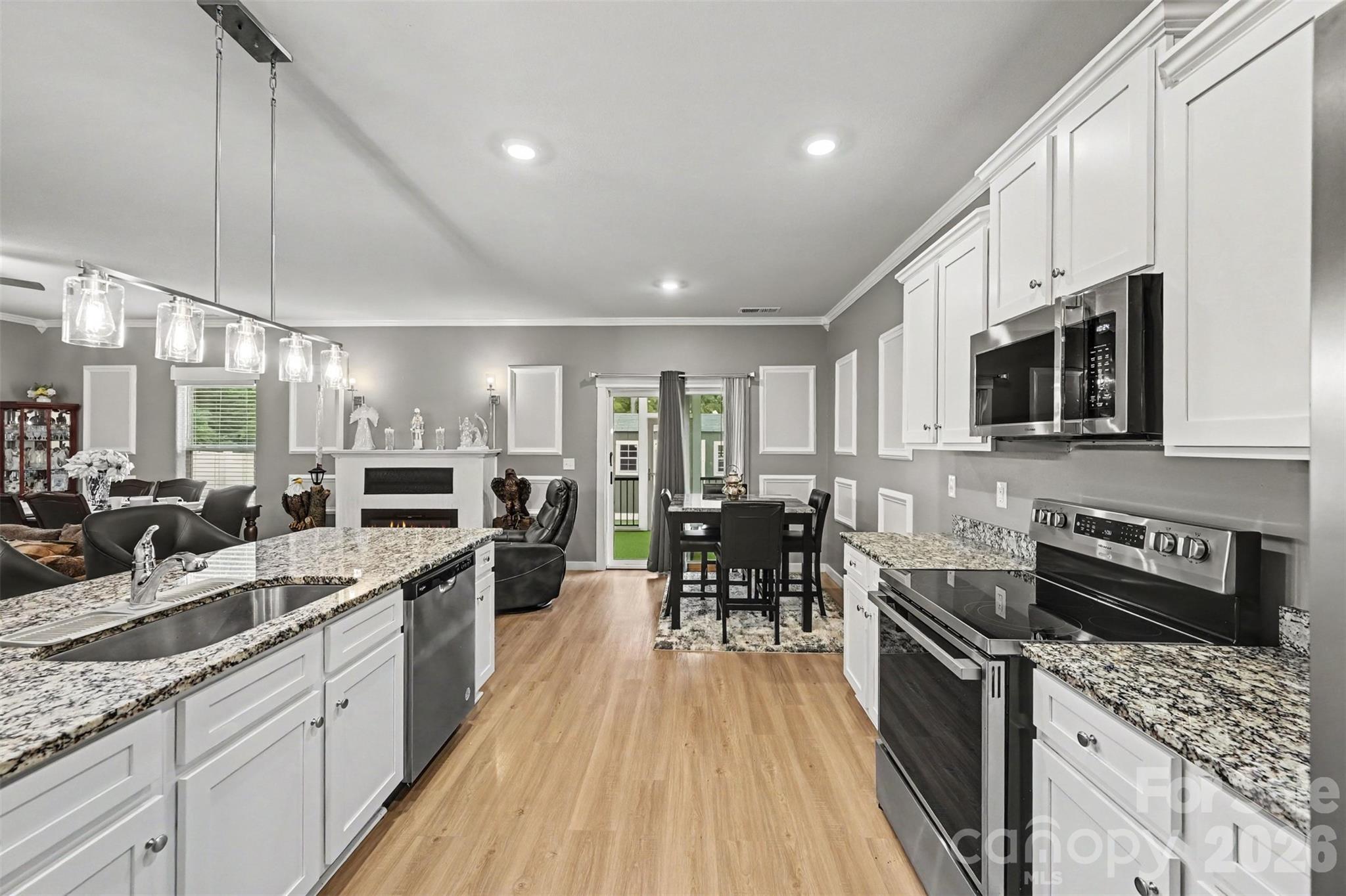 1582 Doran Terrace Property Photo 13