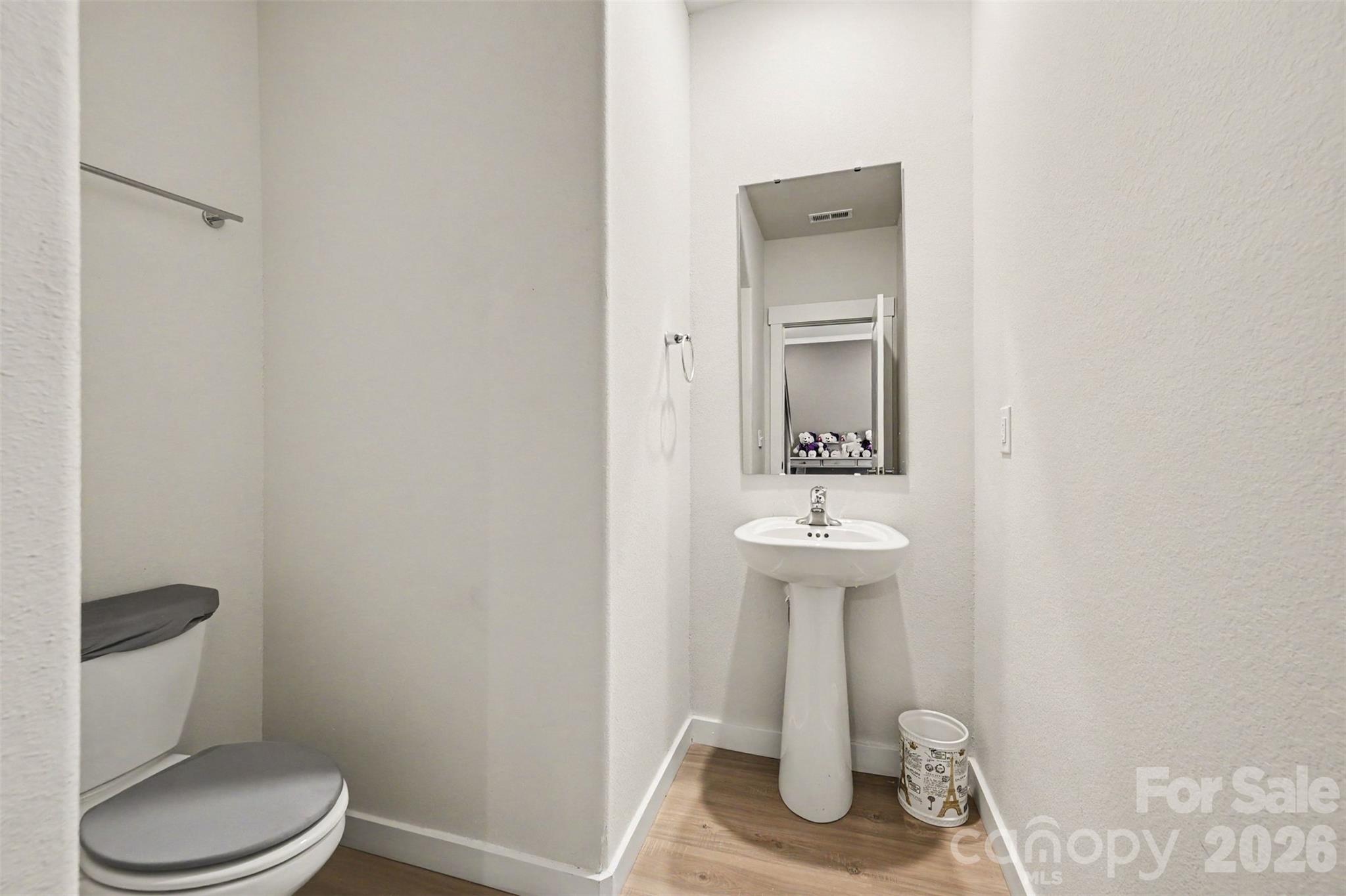 1582 Doran Terrace Property Photo 14
