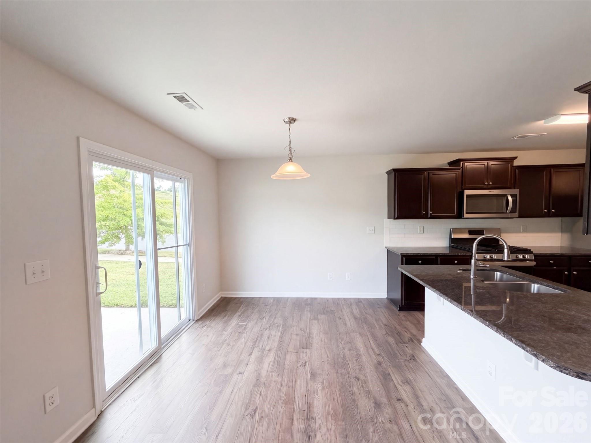 1554 Gaston Mountain Drive Property Photo 2