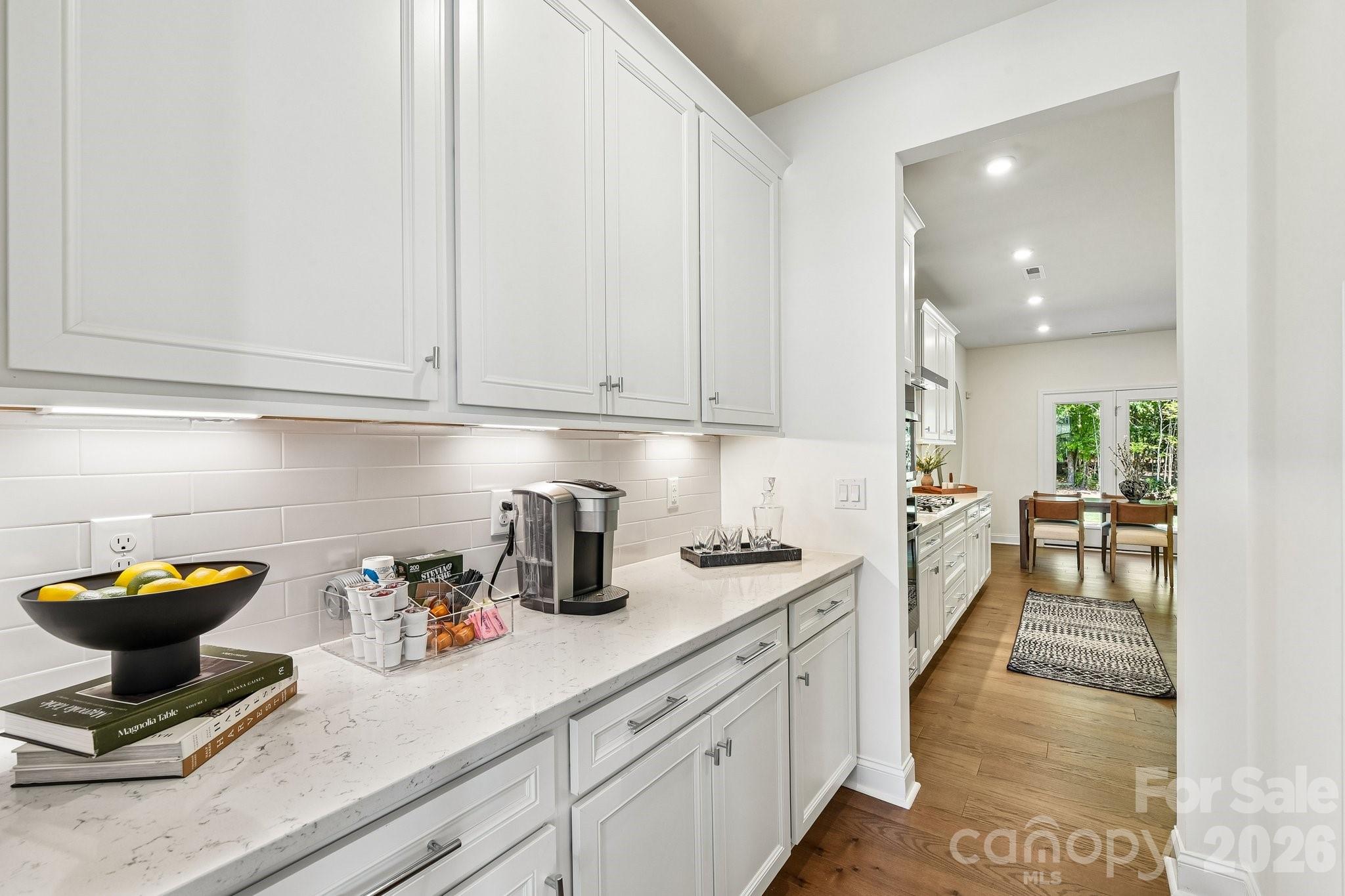 386 Supernova Drive Property Photo 8