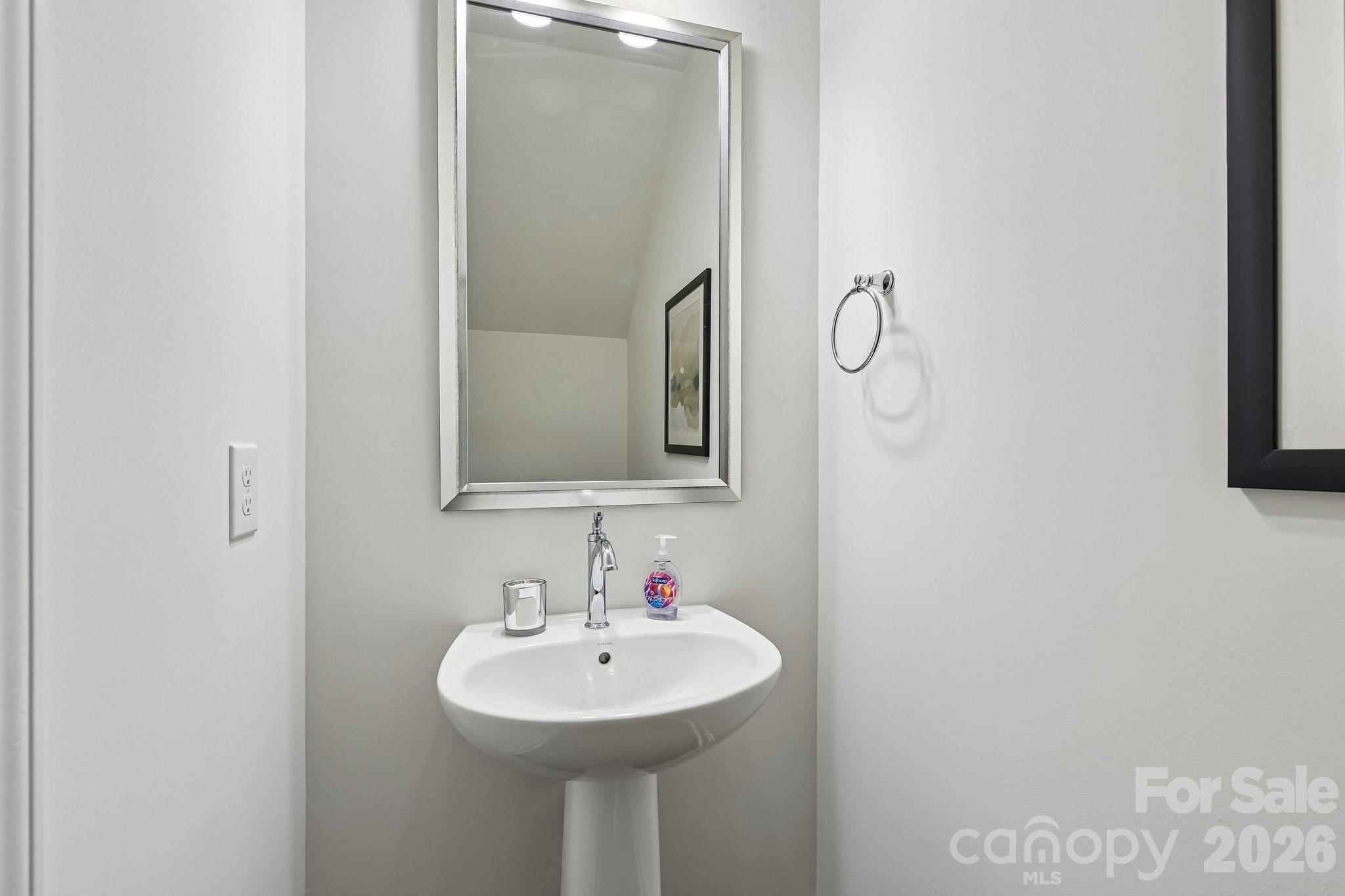 386 Supernova Drive Property Photo 14