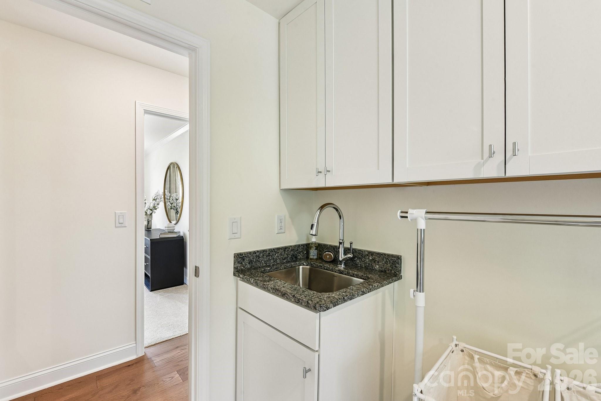 386 Supernova Drive Property Photo 29