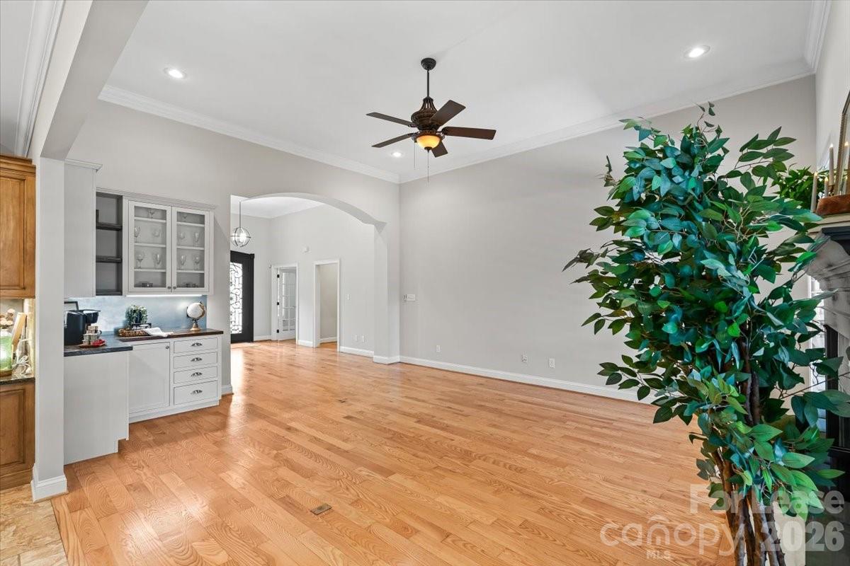 7832 Chapel Creek Drive Property Photo 6