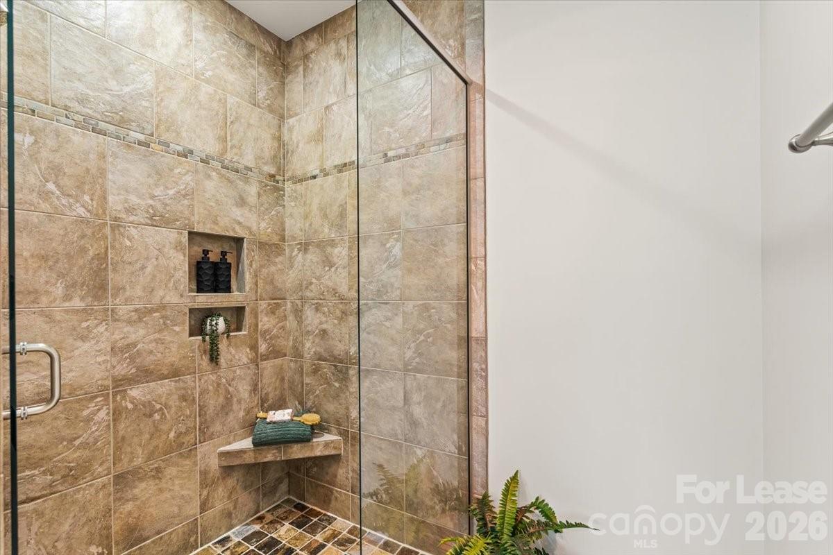 7832 Chapel Creek Drive Property Photo 17