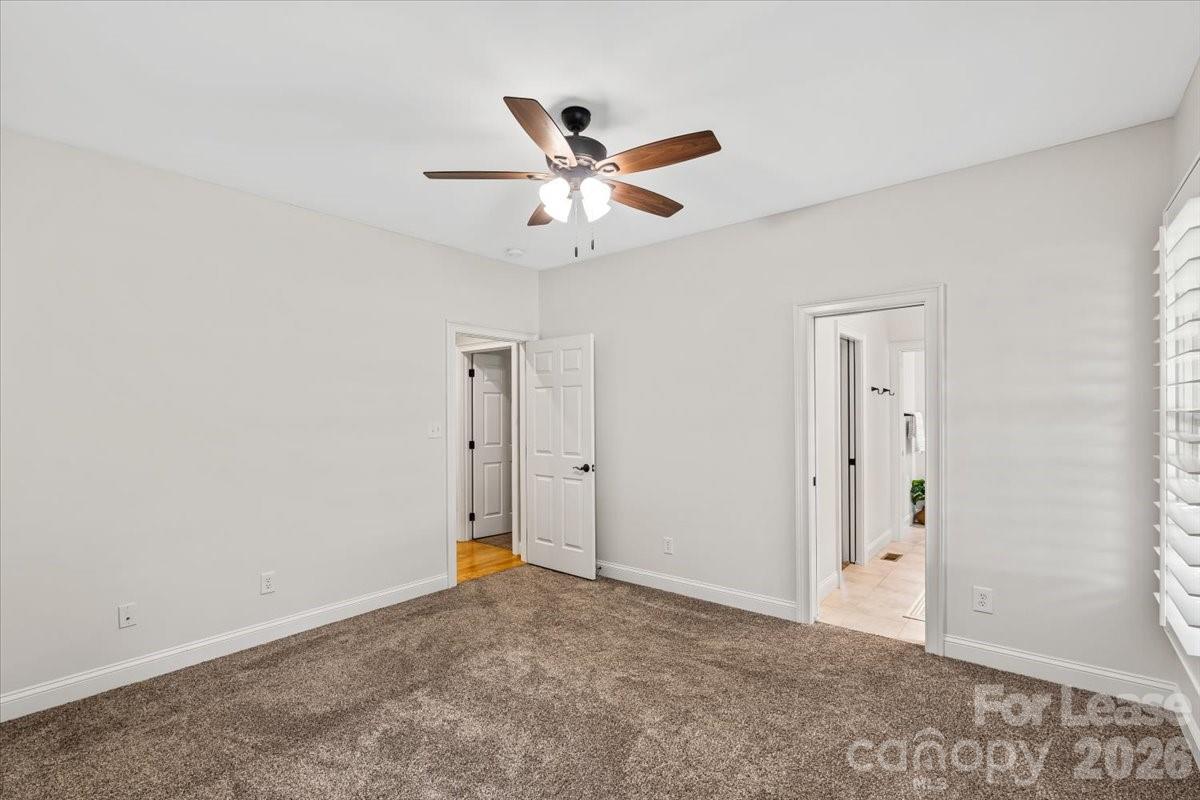 7832 Chapel Creek Drive Property Photo 29