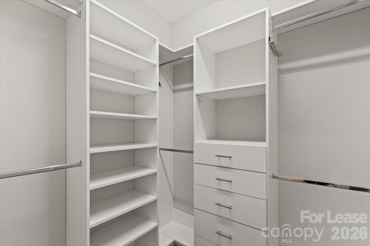 7832 Chapel Creek Drive Property Photo 34
