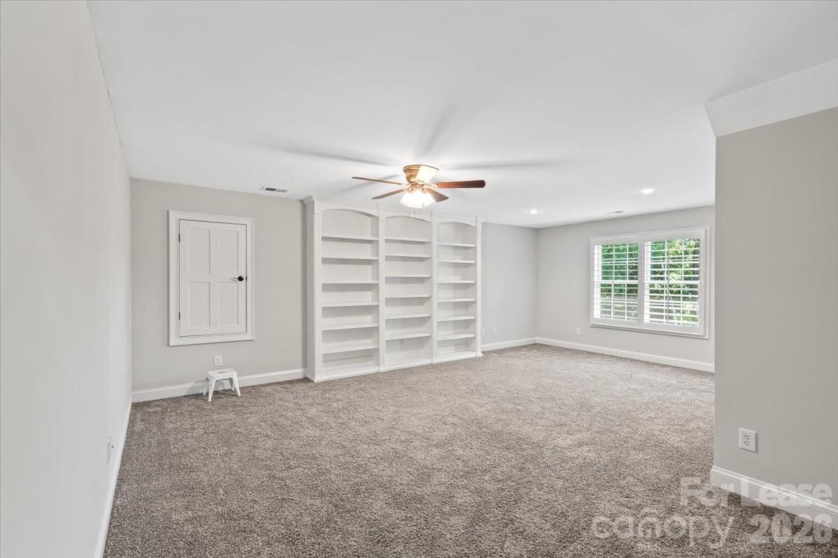 7832 Chapel Creek Drive Property Photo 35