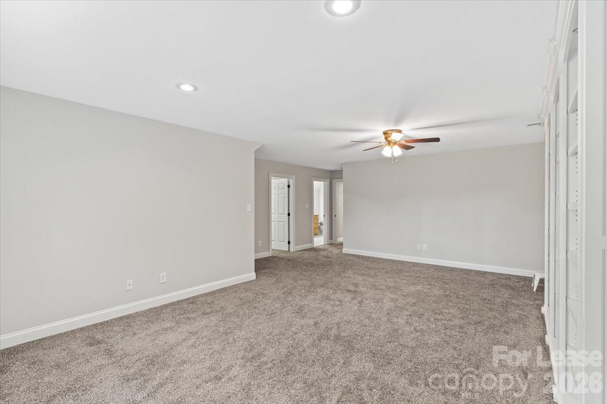 7832 Chapel Creek Drive Property Photo 37
