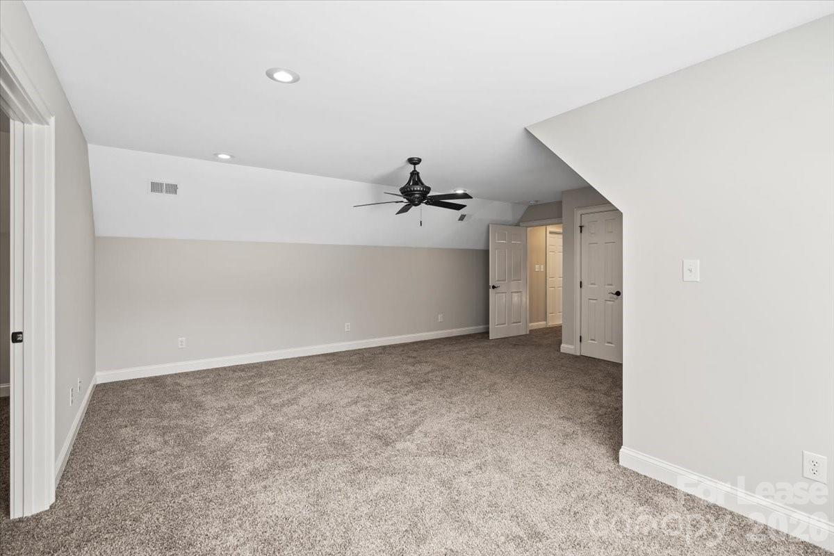 7832 Chapel Creek Drive Property Photo 40