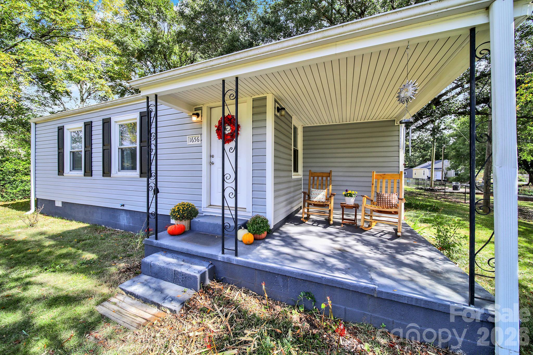 1656 Oakridge Meadows Court Property Photo 1