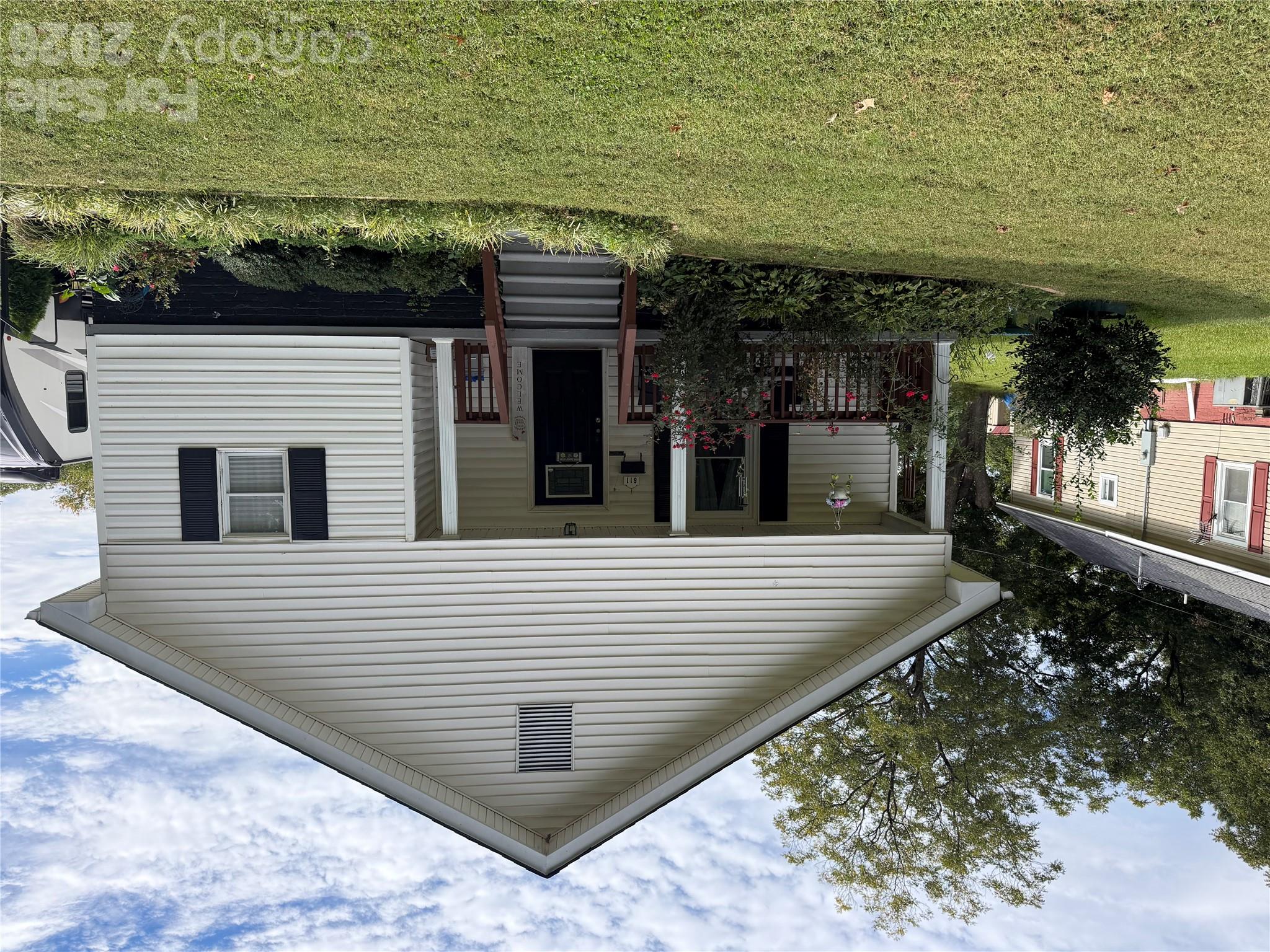 611 S Central Avenue Property Photo 1