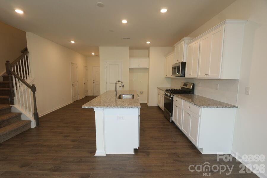 2748 Trinity Street Property Photo 4