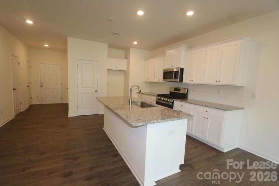 2748 Trinity Street Property Photo 5