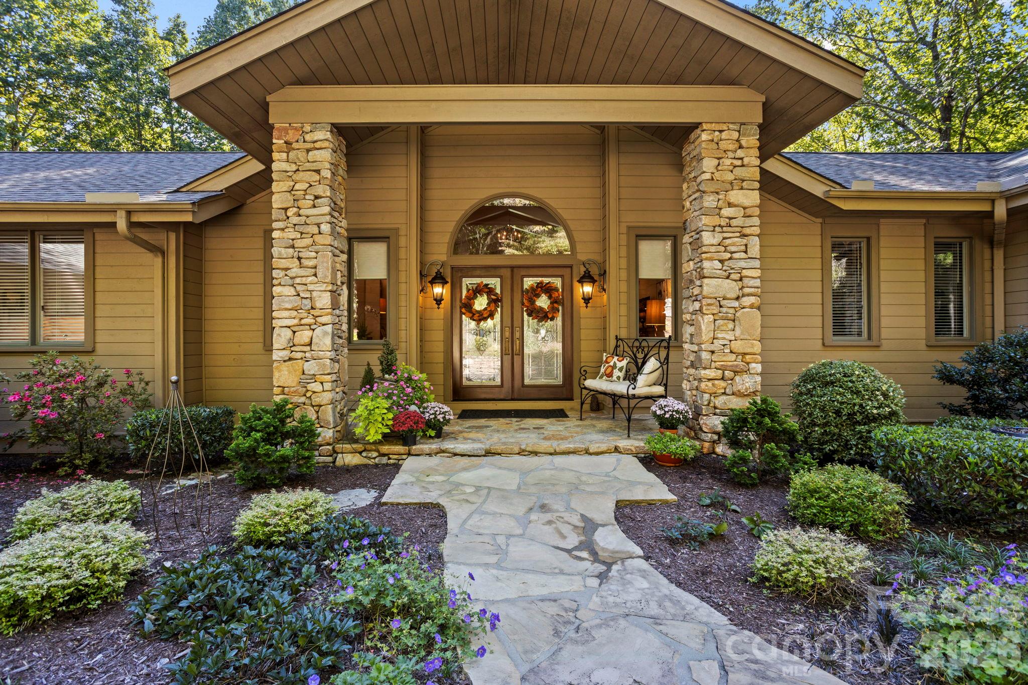 308 Kenmure Drive Property Photo 4