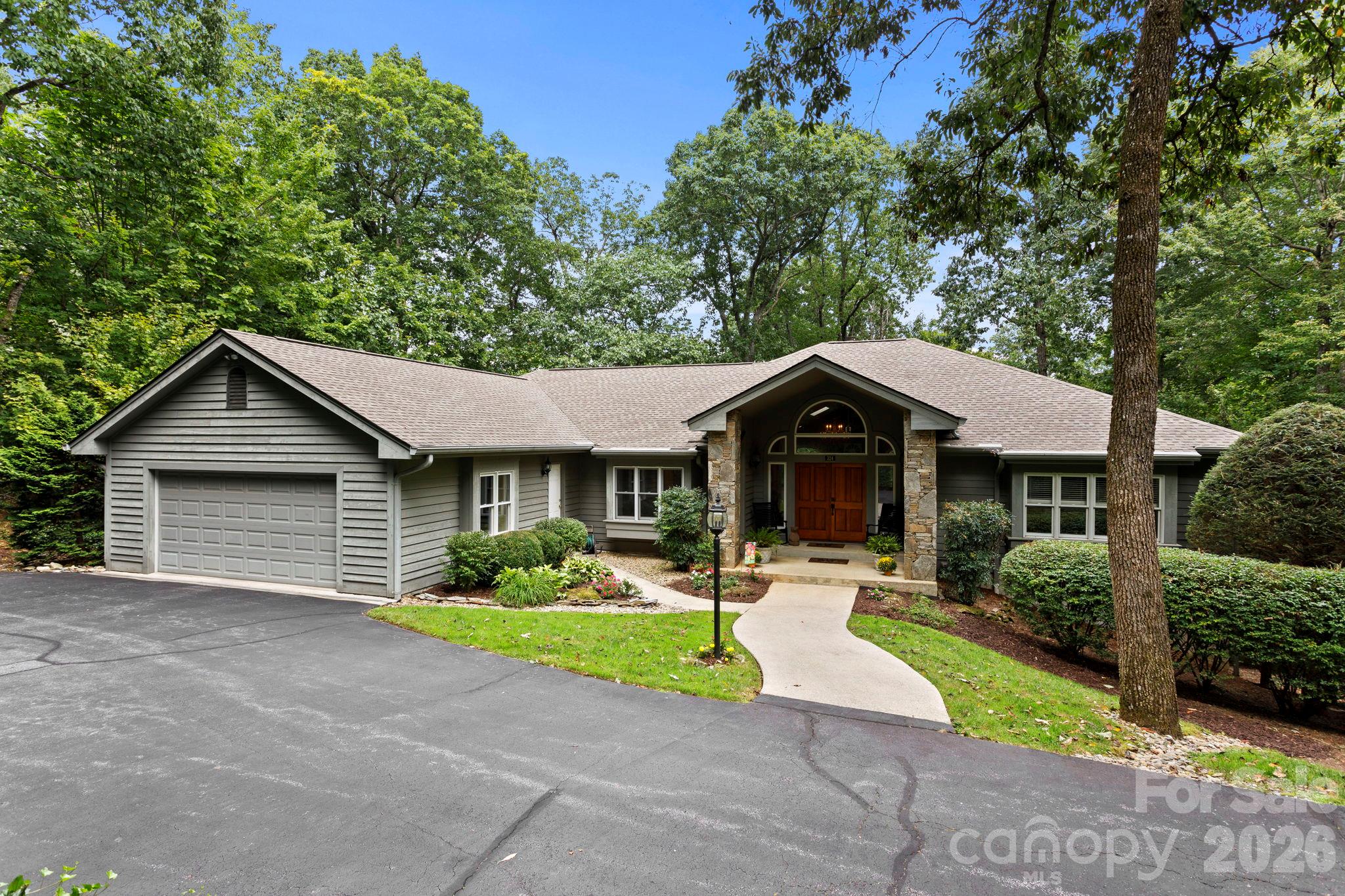 324 Kenmure Drive Property Photo 2
