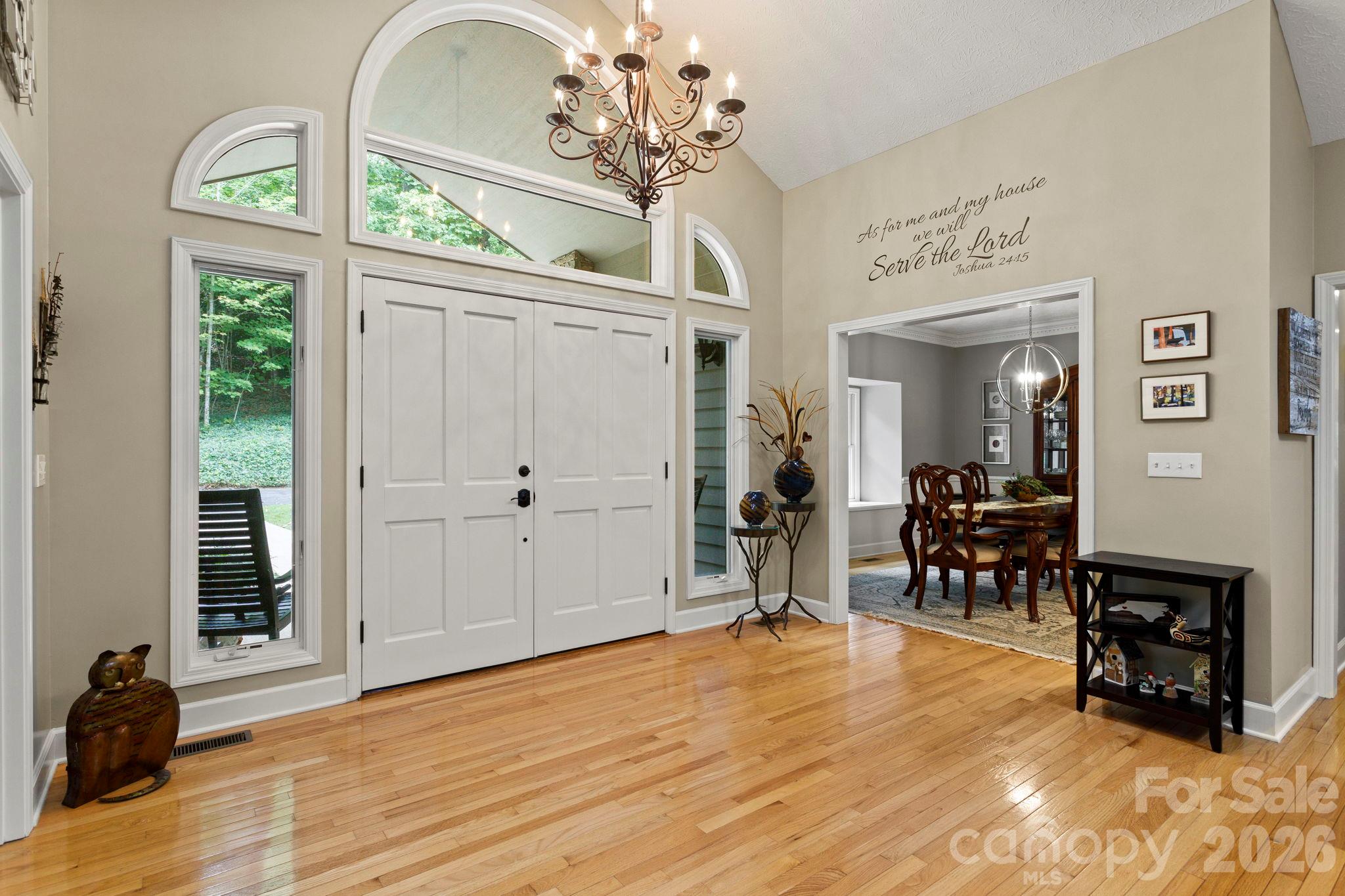 324 Kenmure Drive Property Photo 4