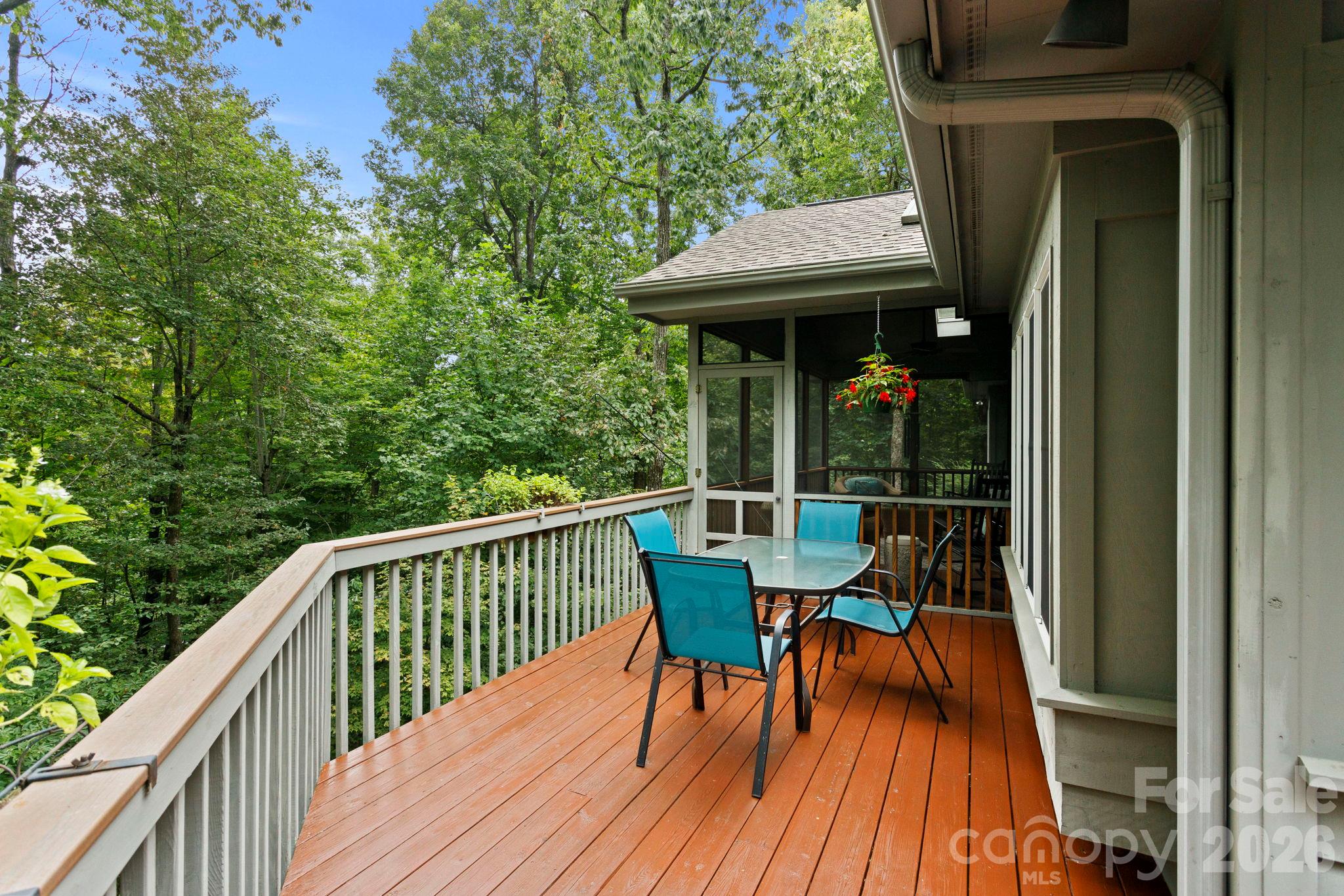 324 Kenmure Drive Property Photo 31