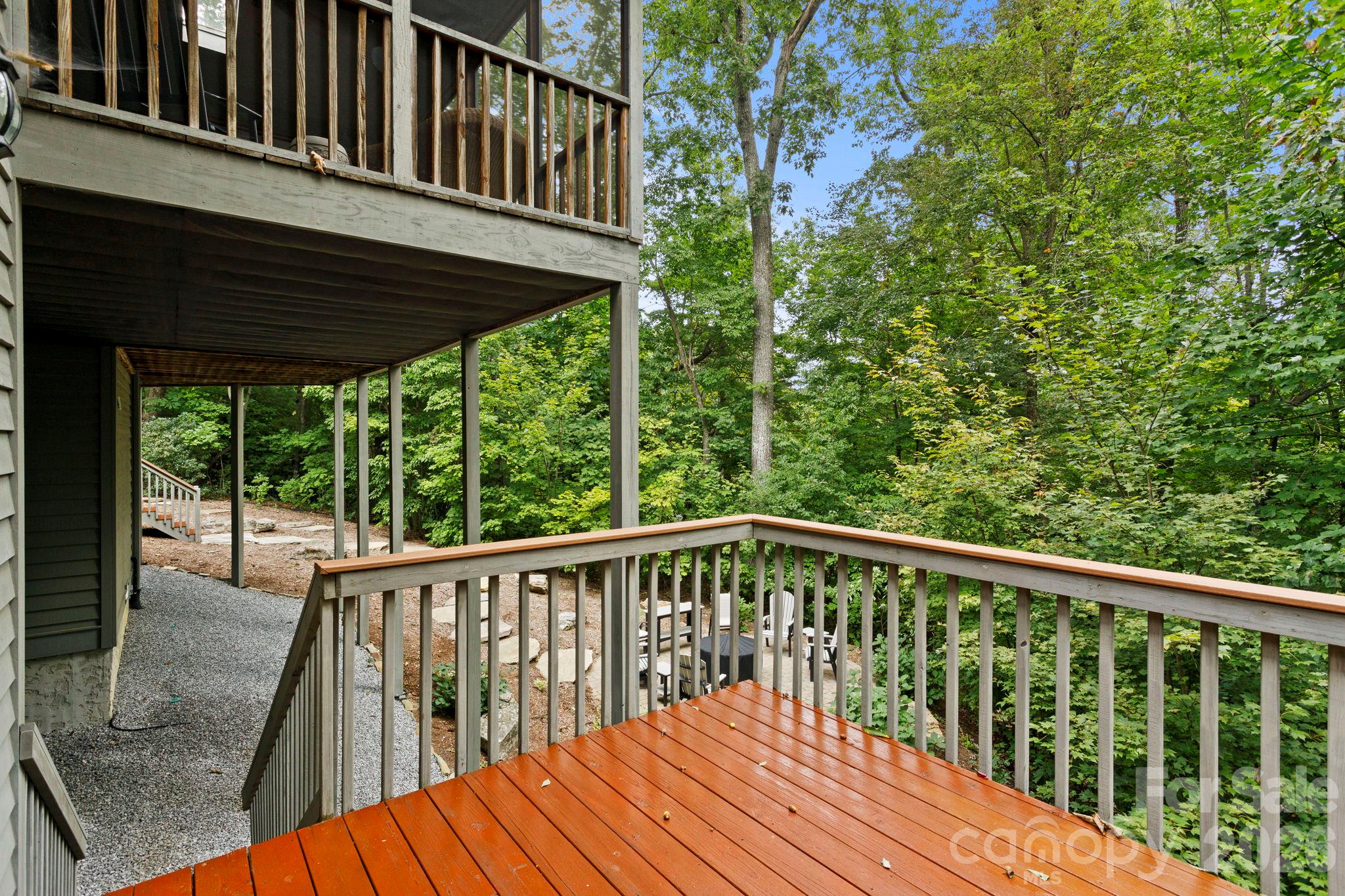 324 Kenmure Drive Property Photo 44