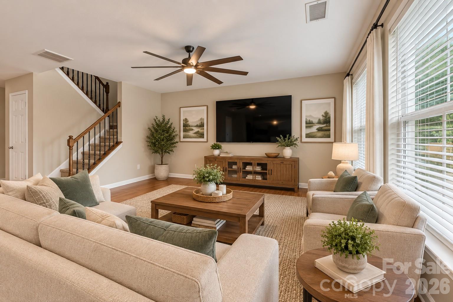 15029 Superior Street Property Photo 6