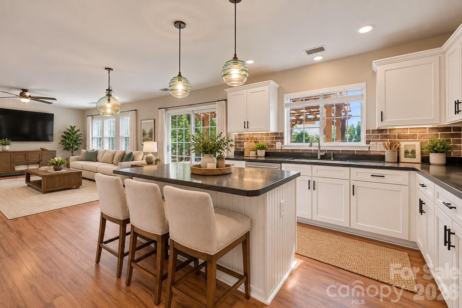 15029 Superior Street Property Photo 7