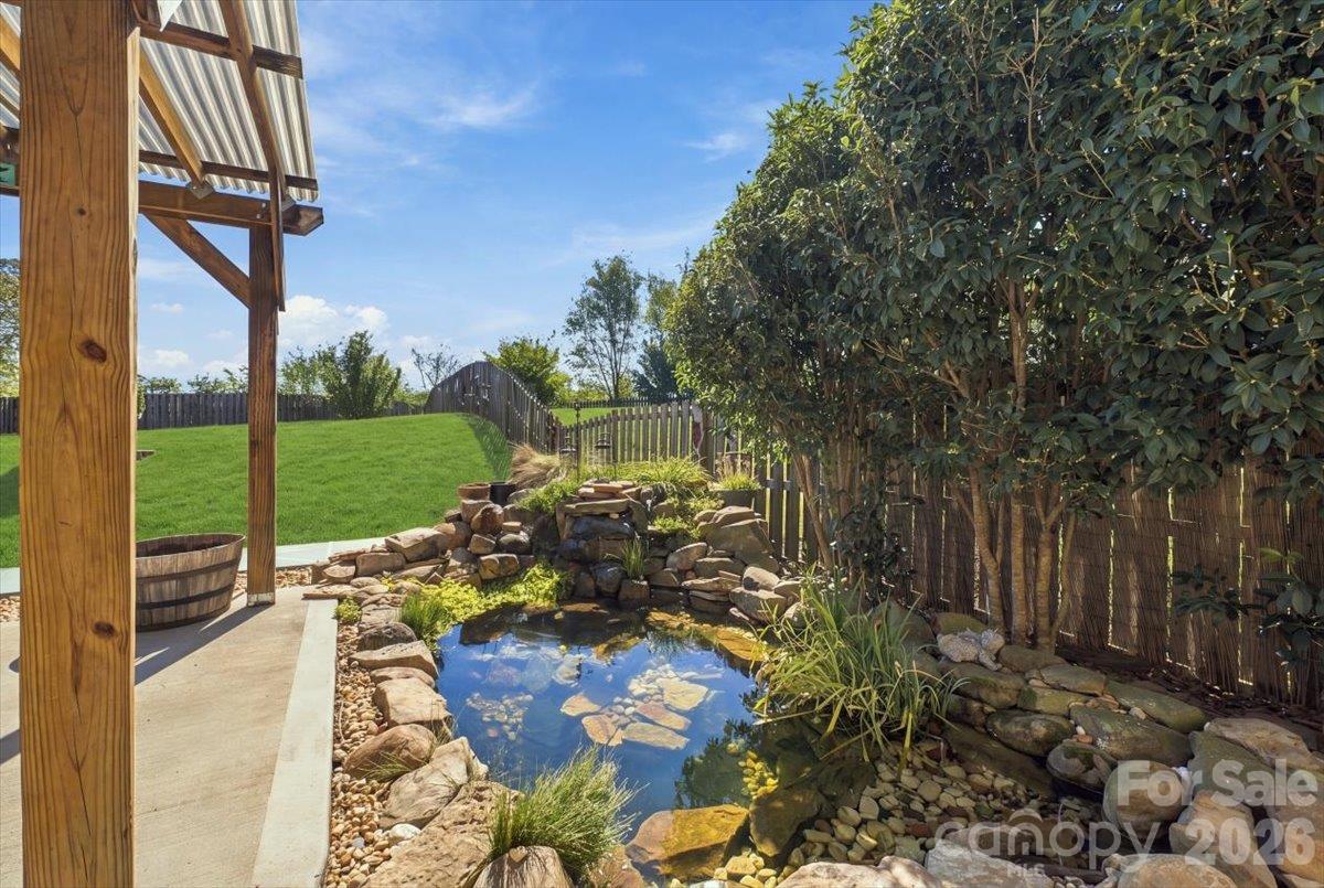 15029 Superior Street Property Photo 9