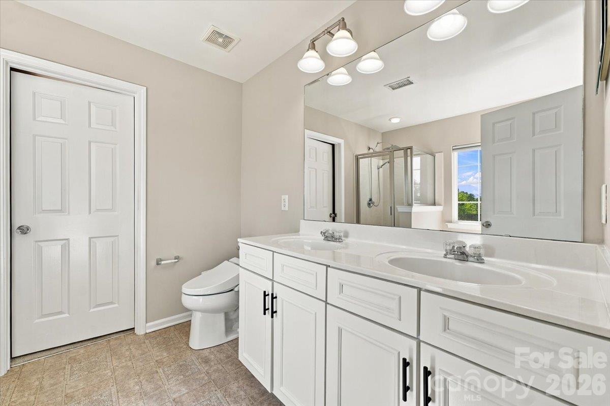 15029 Superior Street Property Photo 11