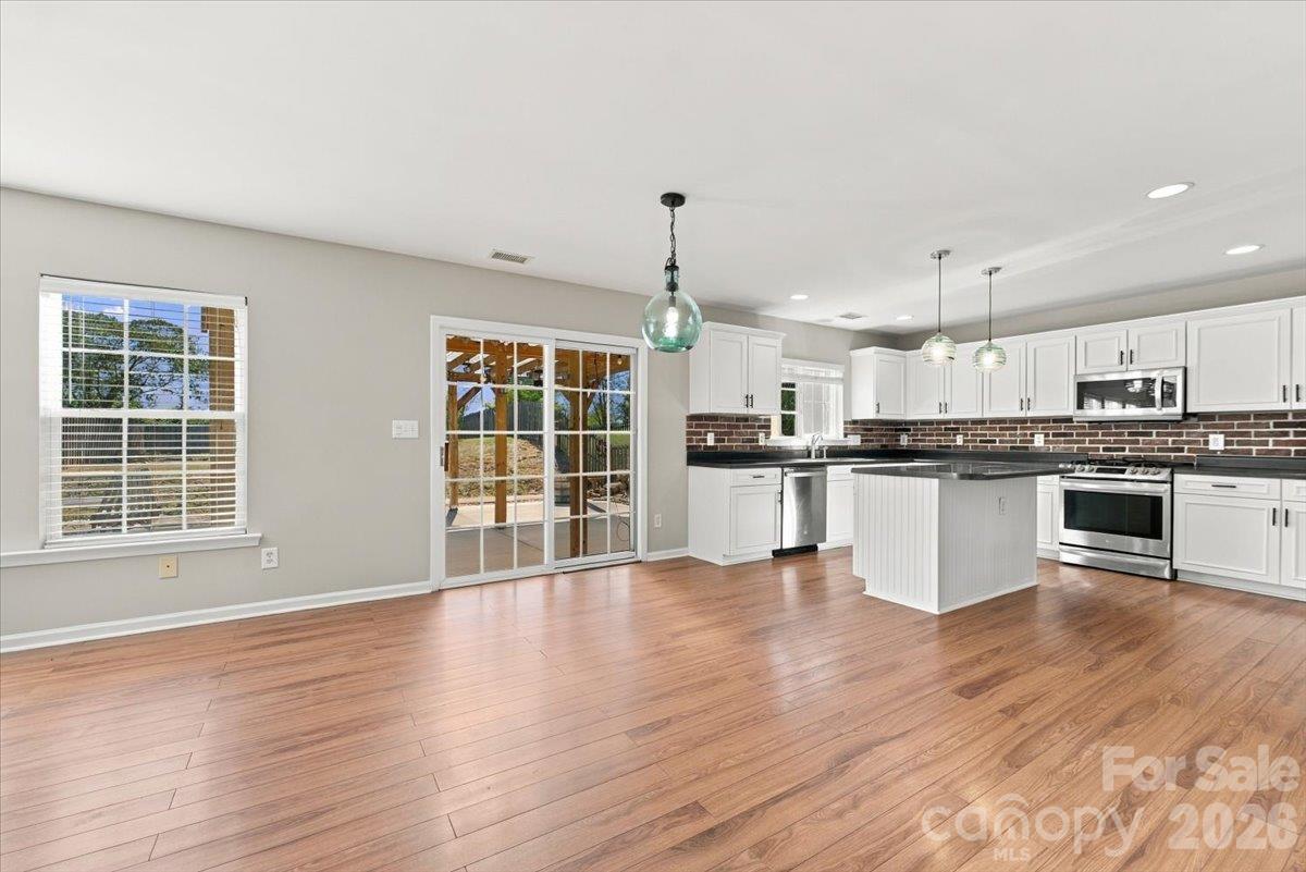15029 Superior Street Property Photo 15