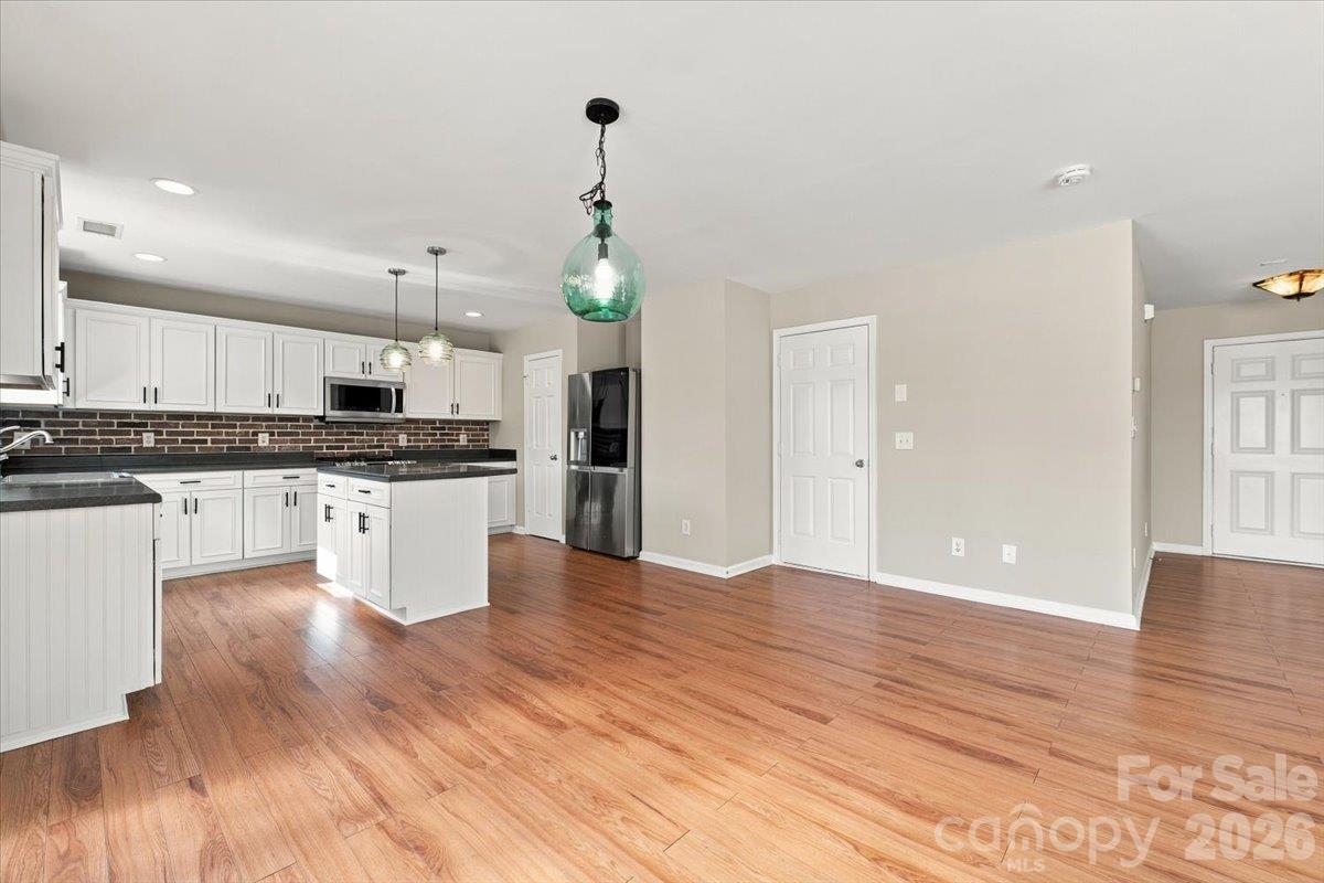 15029 Superior Street Property Photo 18
