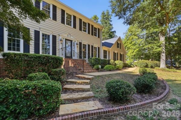 1677 Double Oaks Road Property Photo 2