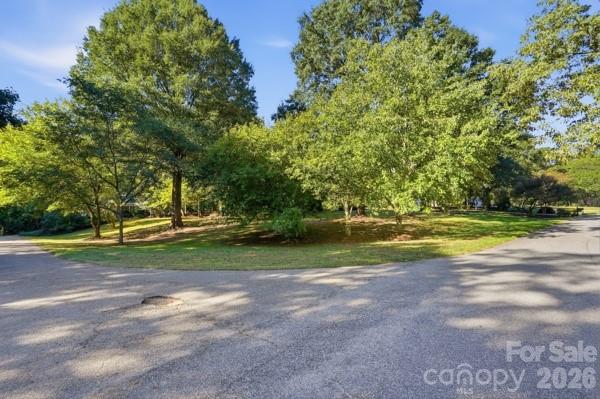 1677 Double Oaks Road Property Photo 9