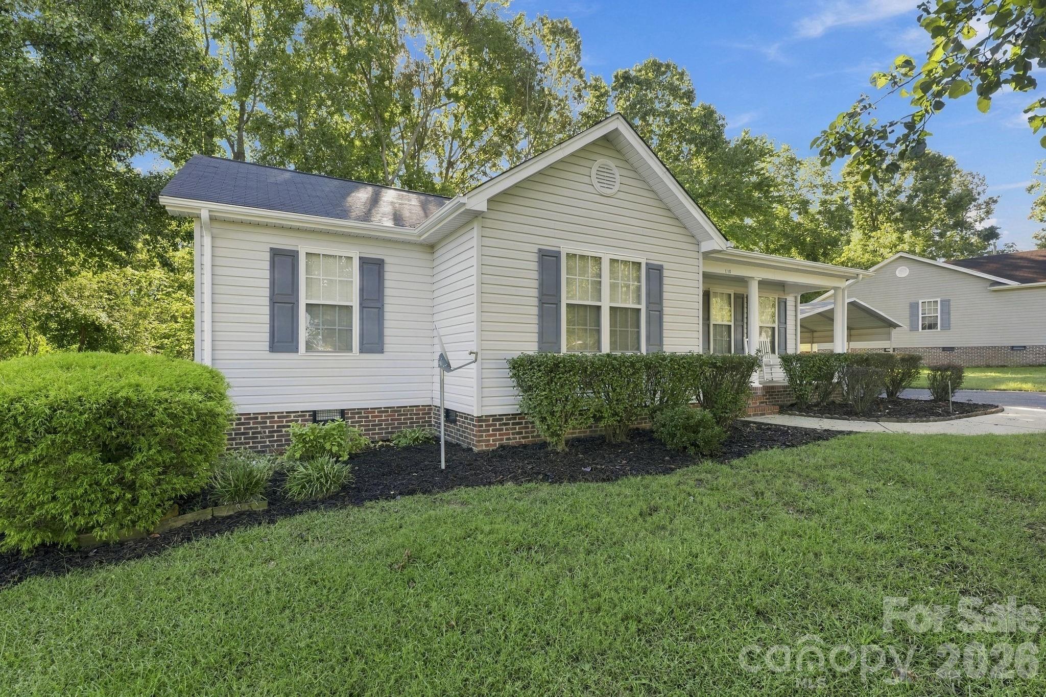 1716 Pine Knoll Court Property Photo 2