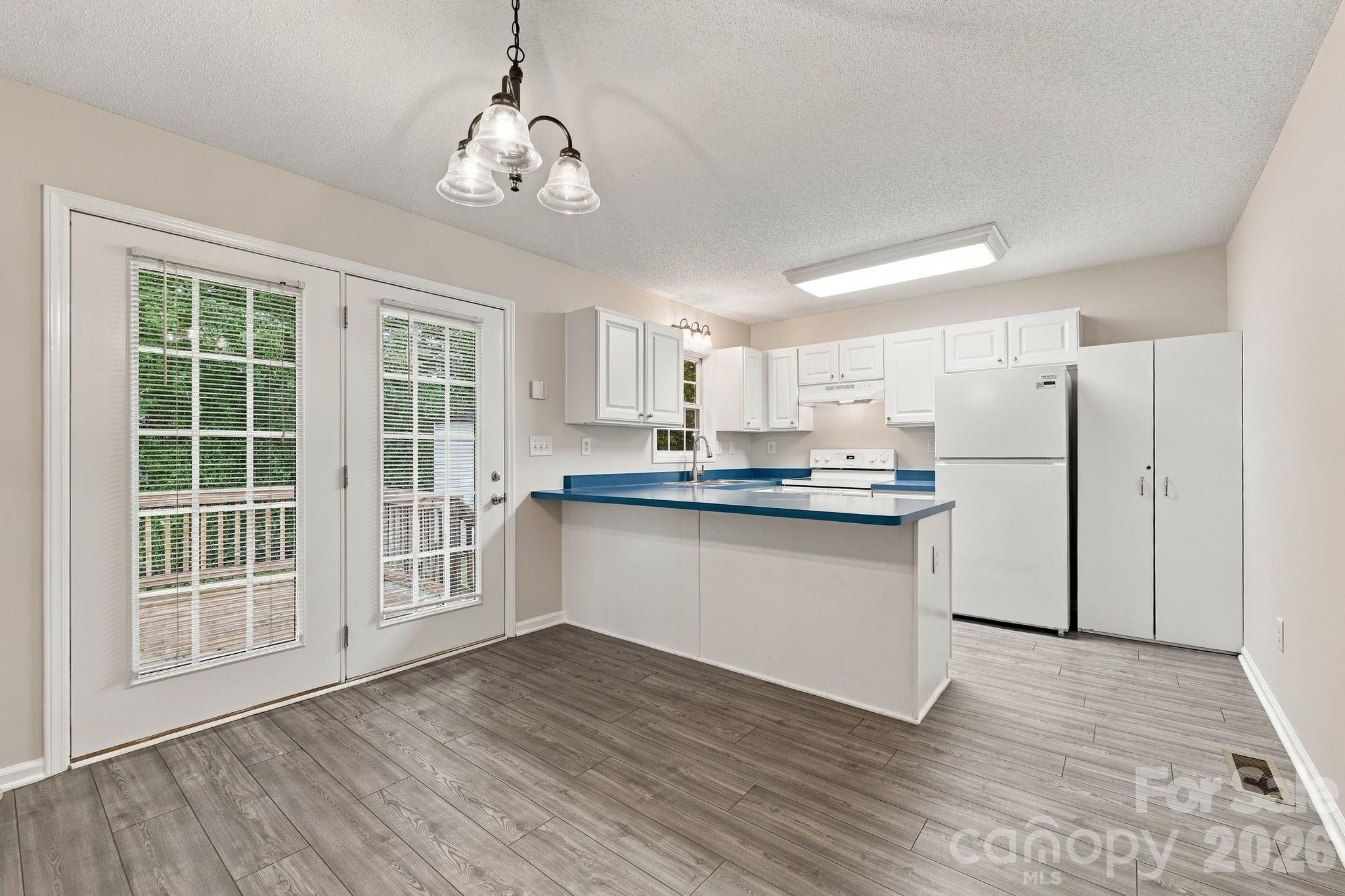 1716 Pine Knoll Court Property Photo 8
