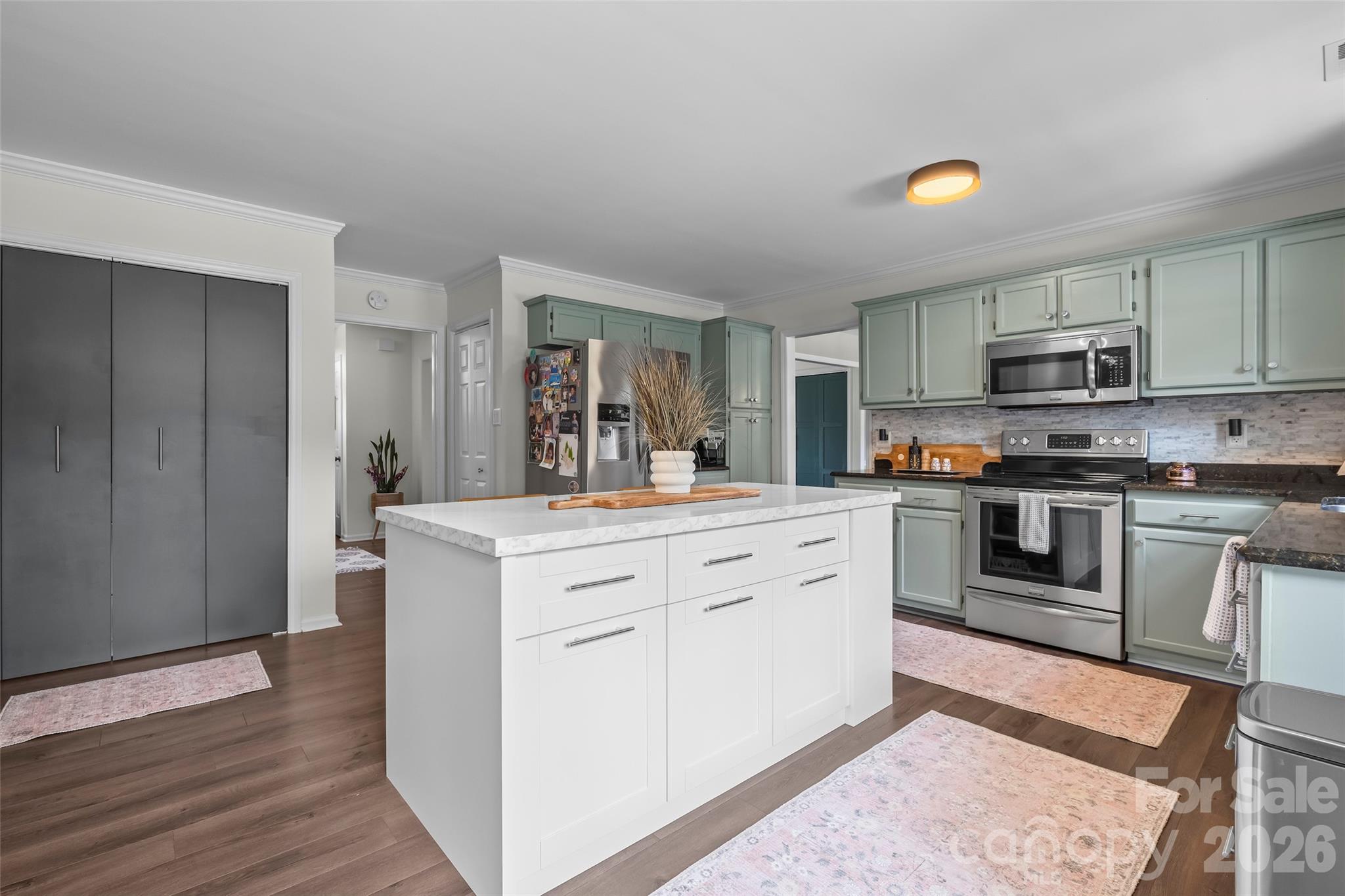 241 Linville Drive Property Photo 15