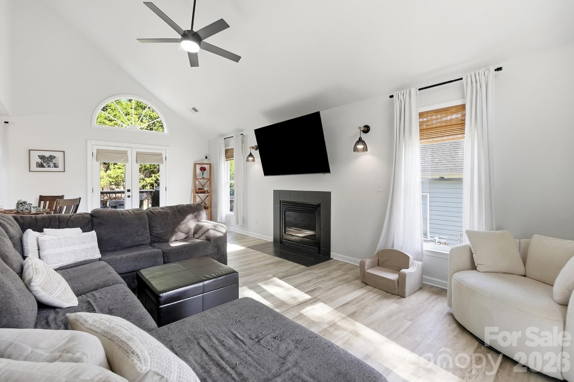 127 Sea Island Boulevard Property Photo 5