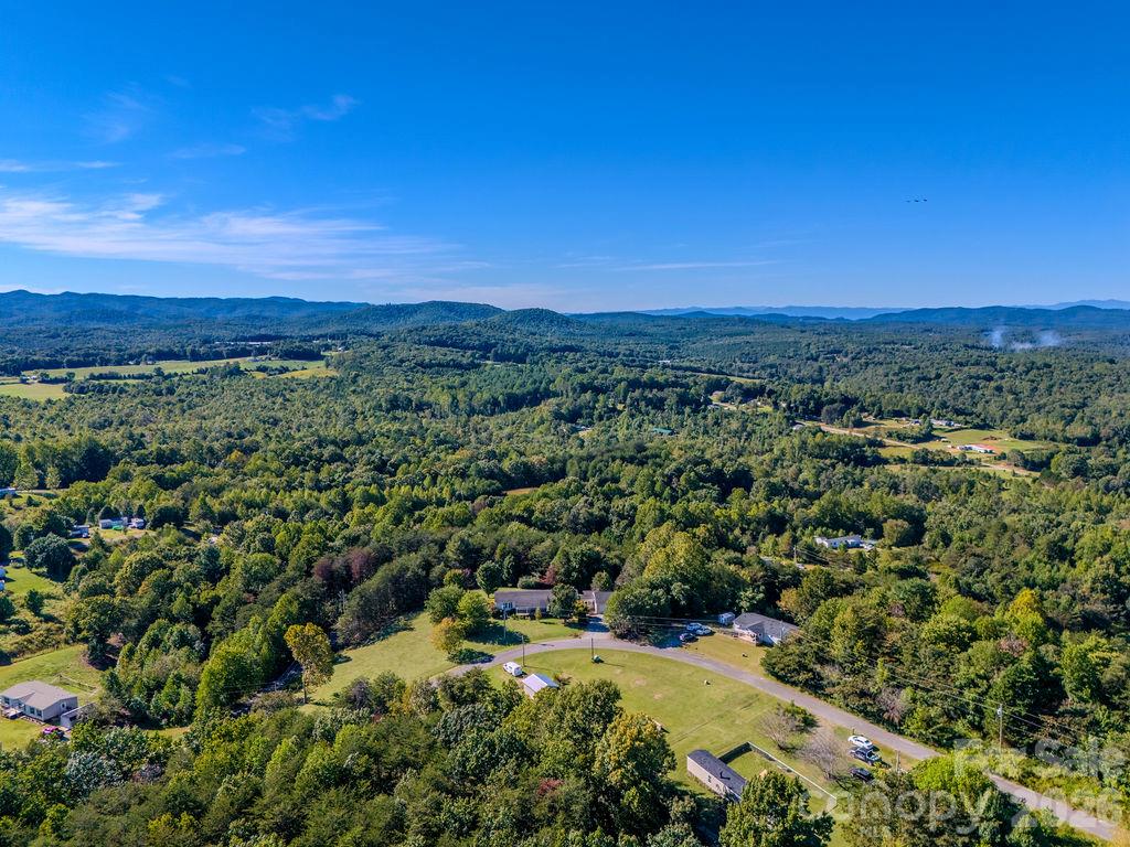 6041 Kaylas Ridge Road Property Photo 5