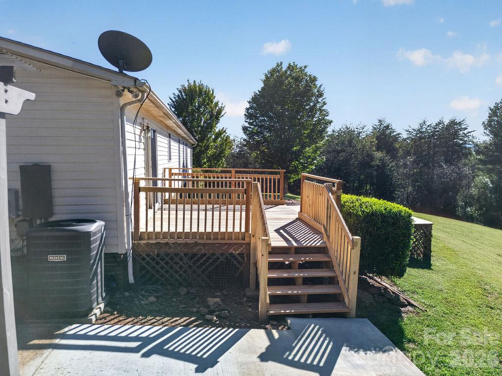6041 Kaylas Ridge Road Property Photo 6