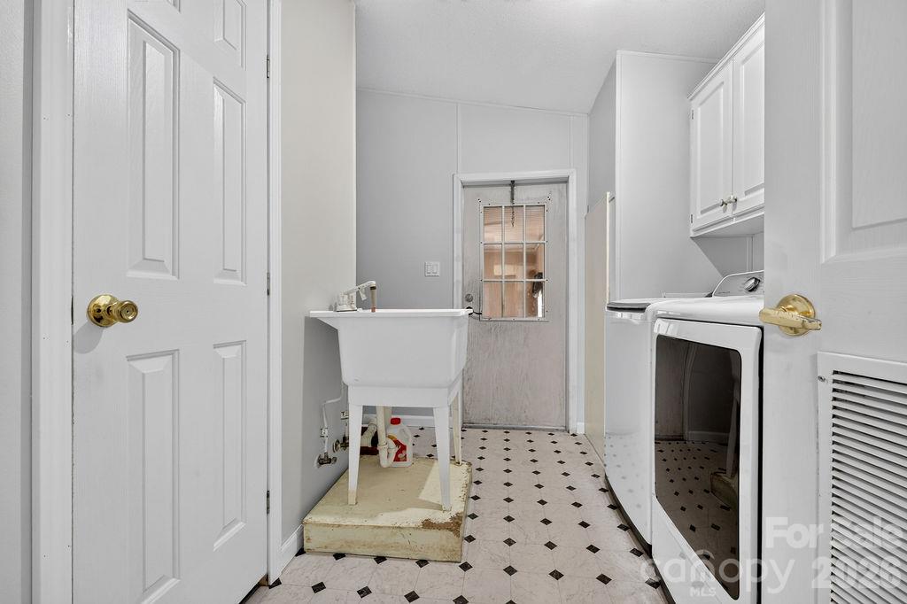 6041 Kaylas Ridge Road Property Photo 27