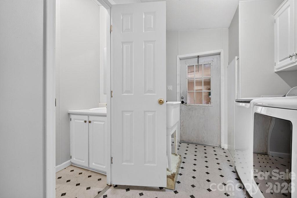 6041 Kaylas Ridge Road Property Photo 28